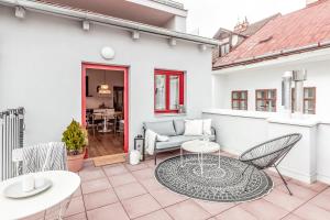 Posedenie v ubytovaní TurnKey I Main Bus Station Apartments