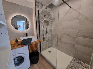 Kúpeľňa v ubytovaní Proche gare et centre-ville, 2 chambres cosy