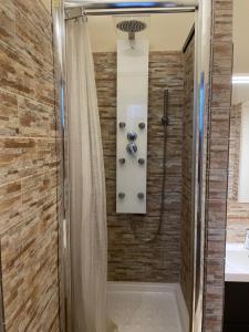 A bathroom at Katanehouse Charme