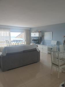 Posedenie v ubytovaní APARTAMENTO EN PRIMERA LINEA DE MAR
