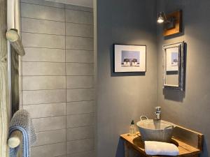 Ένα μπάνιο στο Maison Secrete Apartment 1 +12 φωτογραφίες