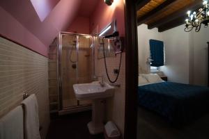 Koupelna v ubytování Hotel Villa Dorata