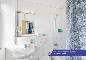 Becozy Self Check-in Pop-Up Hotel Baselにあるバスルーム