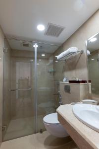 Issacs Residency tesisinde bir banyo