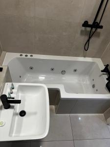 Gallery image of Spire Accommodations Ltd in Bradford +107 photos