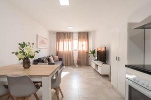 Kuchyň nebo kuchyňský kout v ubytování Magnifico apartamento cerca del centro con A.A. - CID 2