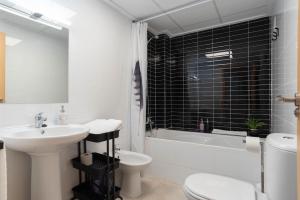Koupelna v ubytování Magnifico apartamento cerca del centro con A.A. - CID 2