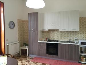 Virtuvė arba virtuvėlė apgyvendinimo įstaigoje Holiday home Mediterraneo