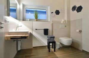 Phòng tắm tại Ferienhäuser Brieden - "Haus Pommerbach" & "Haus Wegwarte" +52 ảnh