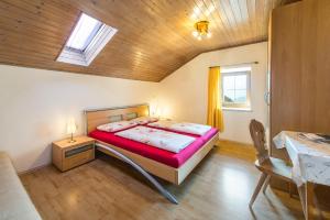 Posteľ alebo postele v izbe v ubytovaní Unterversanthof - Große Ferienwohnung für bis zu 6 Personen