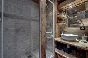 Kúpeľňa v ubytovaní Appartement esprit chalet - splendide vue montagne à 180 + 37 fotografií