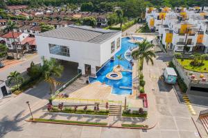 Kolam renang di atau dekat dengan Nuevo, cómodo y acogedor apartamento en Villavicencio.
