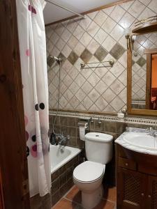 Ένα μπάνιο στο Albergue Rural Gorillo