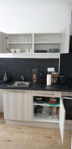 Fotografia z galérie ubytovania l'Aurore Dorée, duplex rénové - parking privé - wifi gratuit v destinácii Saint-Quentin