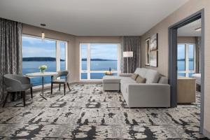 Istumisnurk majutusasutuses Silver Cloud Hotel Tacoma at Point Ruston Waterfront