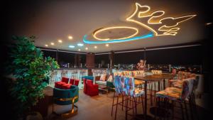 Restaurace v ubytování Hotel Qatar Cali