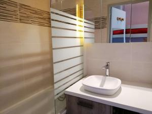 Koupelna v ubytování Val Thorens - Appart pour 6, 3 Flocons Or, 2 bains, proche remontées mécaniques - FR-1-637-48