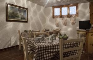 A restaurant or other place to eat at Casale delle Rose B&B Fattoria