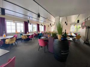 Ein Restaurant oder anderes Speiselokal in der Unterkunft Hotel Gasthof Zur Post 