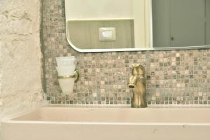 A bathroom at Antico Corso 74