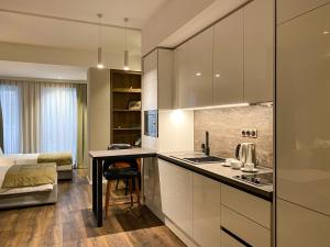 Η κουζίνα ή μικρή κουζίνα στο Golden Horn Apartments