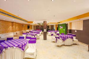Restaurace v ubytování FabHotel Heaven In + 22 fotografií