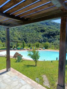 Bazén v ubytovaní Agriturismo Piano di Andrea alebo v jeho blízkosti