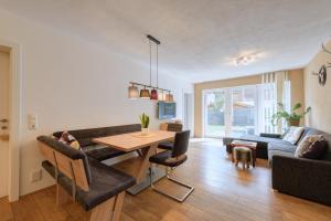 Televiisor ja/või meelelahutuskeskus majutusasutuses Appartement Ackerli