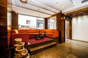Amritsar Grand By Levelup Hotels 100 meters from golden temple的休息区