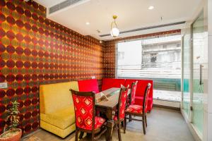 Amritsar Grand By Levelup Hotels 100 meters from golden temple的休息区