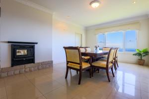 Eagle HeightsBeautiful Home with Breath-taking Views Mt Tamborine的相册照片