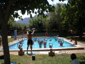 Bazén v ubytovaní Montsant Park Camping & Bungalow alebo v jeho blízkosti
