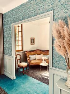 Posezení v ubytování Château de Fontager + 24 fotografií