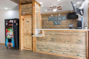Certifikát, hodnocení, plakát nebo jiný dokument vystavený v ubytování Rodeway Inn Broken Bow-Hochatown