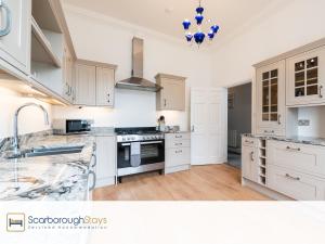 Köök või kööginurk majutusasutuses Scarborough Stays - Ebenezer House
