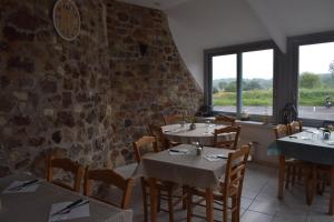 Restaurace v ubytování Auberge de la vallée de la douve