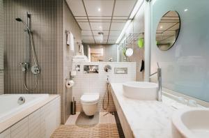 Ett badrum på Tallink Spa & Conference Hotel
