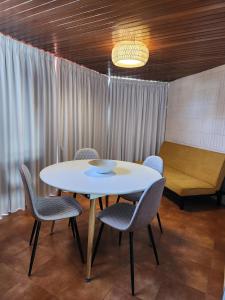 Posedenie v ubytovaní Gerona Center Apartment