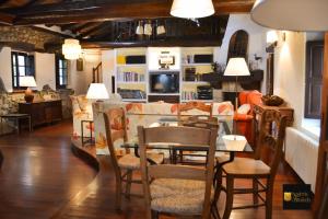 Posedenie v ubytovaní HdeC Hosteria de Castañeda Alojamiento Turistico