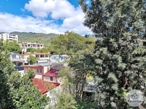 En generel udsigt til bjerge eller udsigt til bjerge taget fra lejligheden