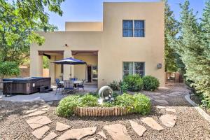 Κήπος έξω από το Hot Tub, Patio and Grill Sante Fe Getaway