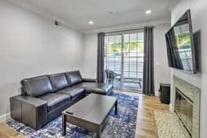 Φωτογραφία από το άλμπουμ του Bright Sunnyvale Condo with Community Pool! σε Σανιβέιλ