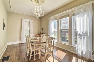 Φωτογραφία από το άλμπουμ του Historic College Hill Home with Front Porch! σε Μπόουλινγκ Γκριν +23 φωτογραφίες