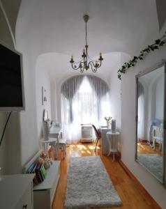 Posteľ alebo postele v izbe v ubytovaní Oldtown Shelter Apartment with free private parking