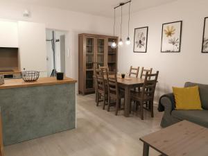Zdjęcie z galerii obiektu Apartament w parku w Oświęcimiu