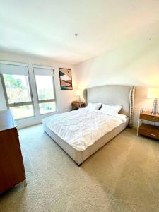 Voodi või voodid majutusasutuse Lovely 1-bedroom Loft with sofa bed in Irvine toas