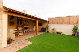 Vonkajšia záhrada v ubytovaní Casa Rural LA BRETONA