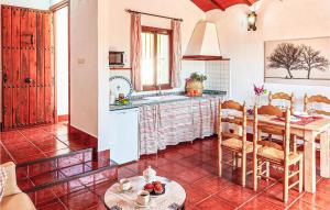 Kuchyňa alebo kuchynka v ubytovaní 1 Bedroom Amazing Home In Estepa