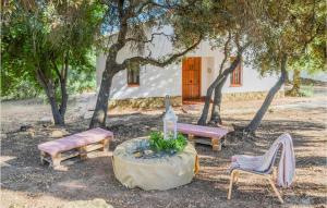 Vonkajšia záhrada v ubytovaní 1 Bedroom Amazing Home In Estepa