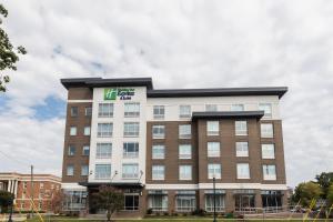 an image of a hotel building at Holiday Inn Express & Suites Columbia Downtown The Vista, an IHG Hotel in Columbia